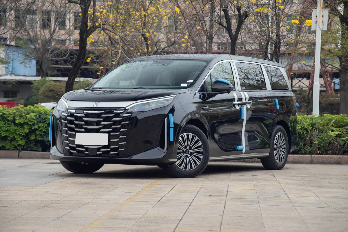 Ngoại thất BYD M9