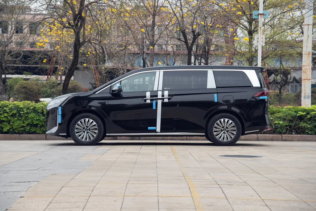 Ngoại thất BYD M9