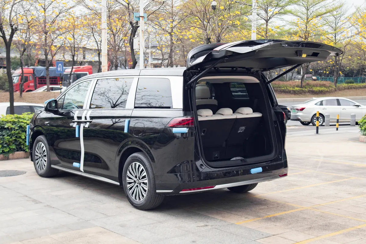 Nội thất BYD M9