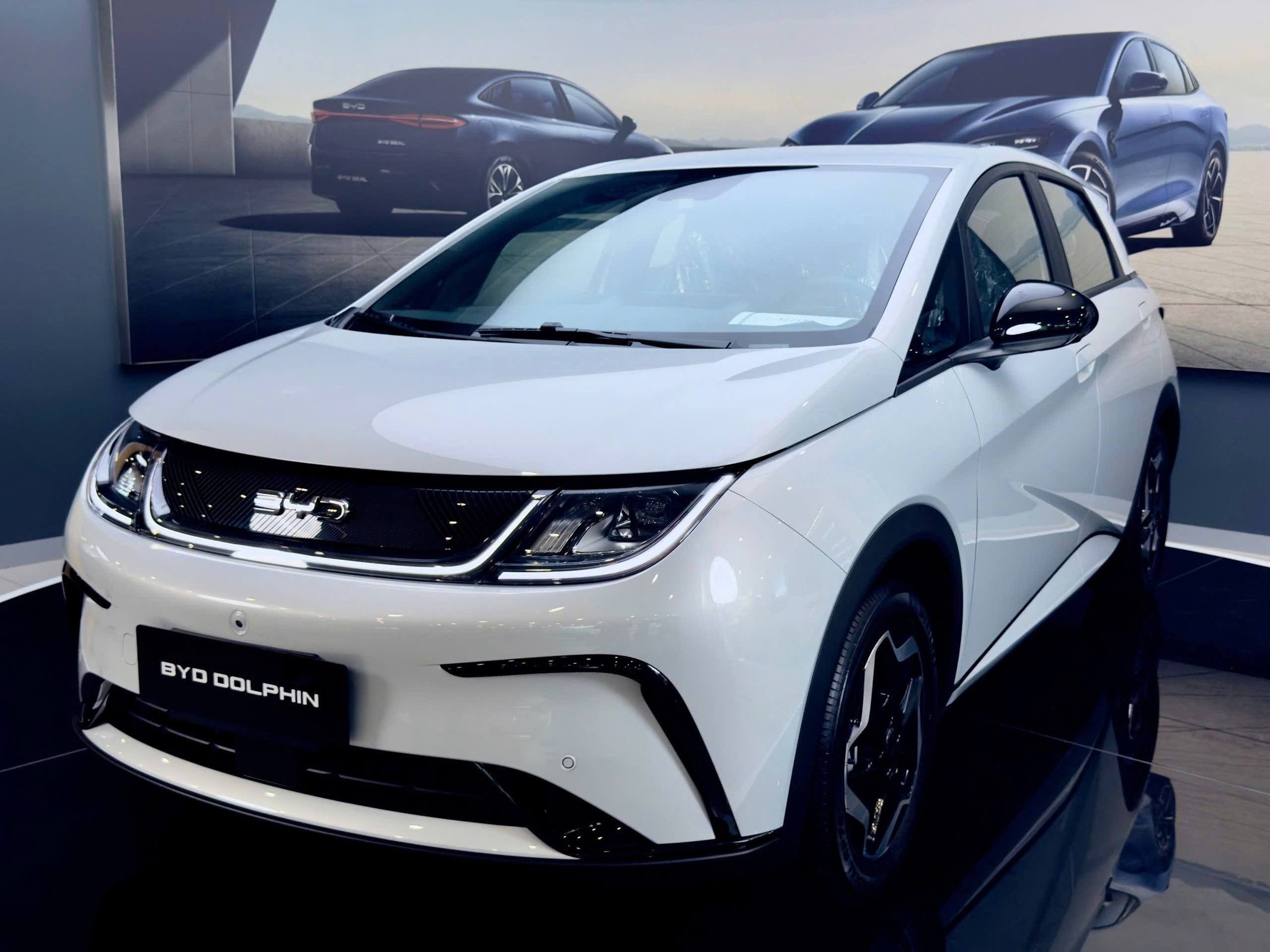 BYD Dolphin màu trắng 2026 nhập Thái