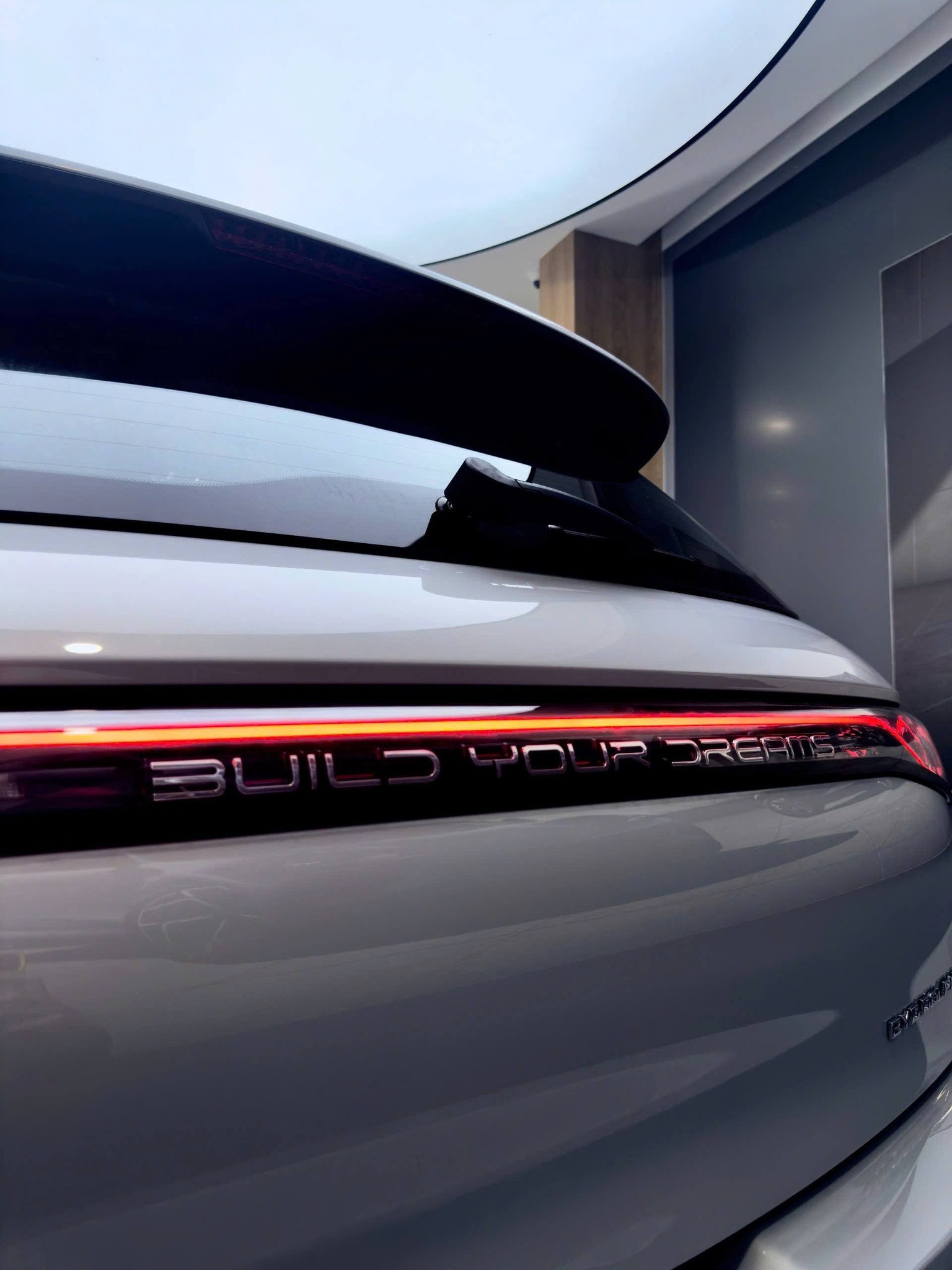 BYD Dolphin màu trắng 2026 nhập Thái