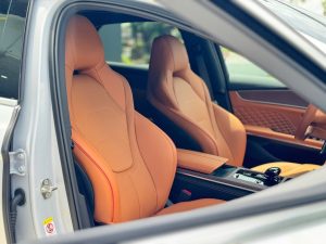 BYD Han: Hàng ghế phía trước