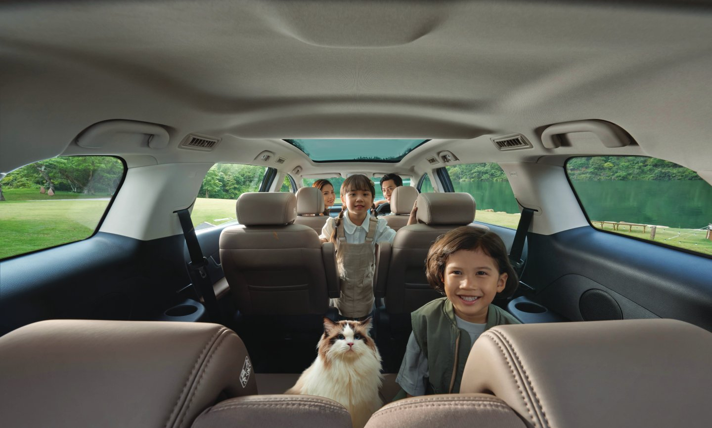 BYD M6: Không gian nội thất rộng rãi