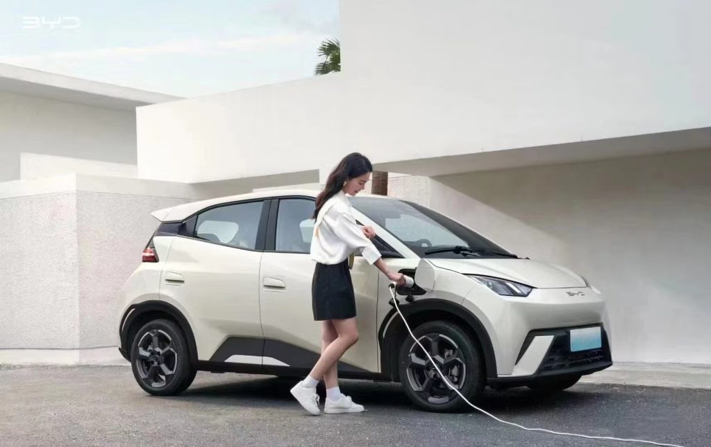 Sạc xe điện BYD mất bao lâu và tốn bao nhiêu tiền?