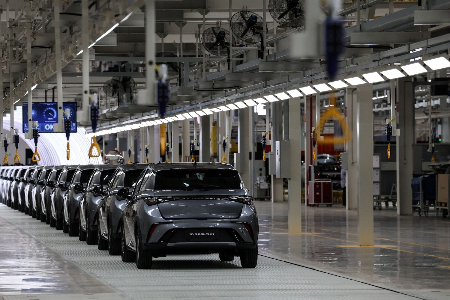 BYD Dolphin 2026 nhập khẩu từ Thái Lan